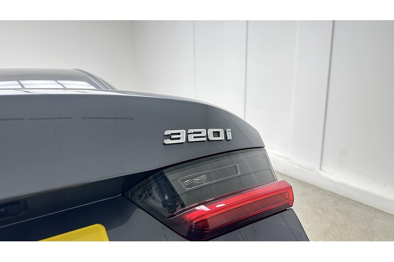 BMW 3 Series 320i M Sport - U2224