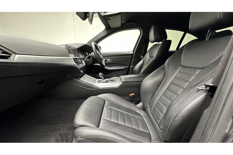 BMW 3 Series 320i M Sport - U2224