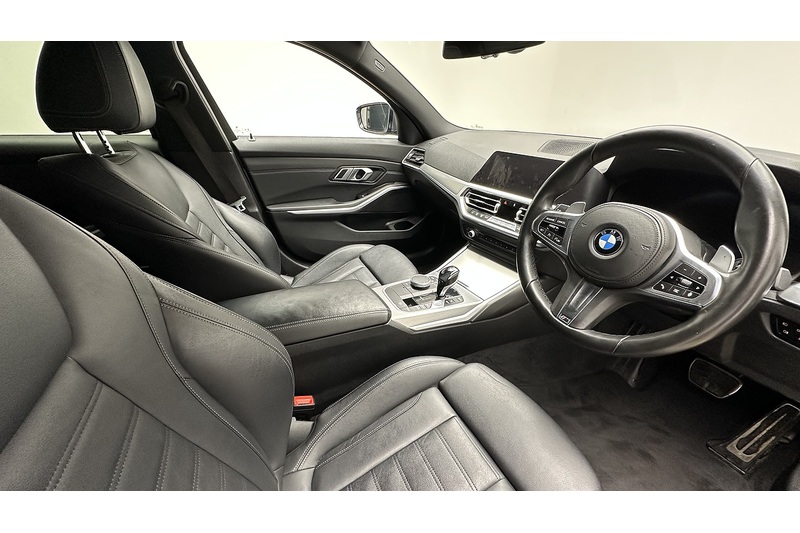BMW 3 Series 320i M Sport - U2224