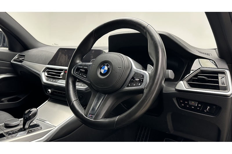 BMW 3 Series 320i M Sport - U2224