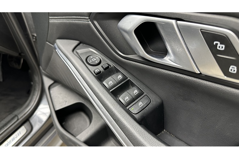 BMW 3 Series 320i M Sport - U2224