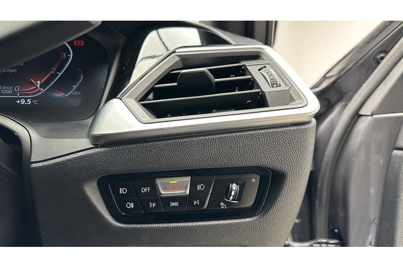 BMW 3 Series 320i M Sport - U2224