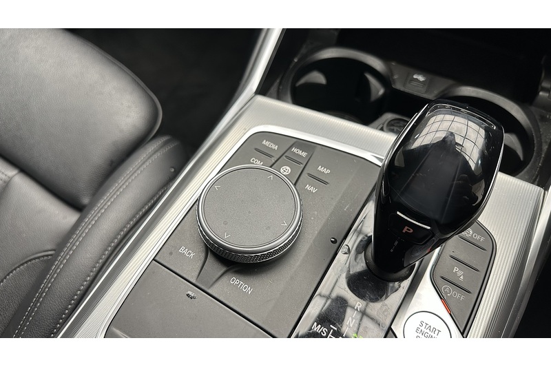 BMW 3 Series 320i M Sport - U2224