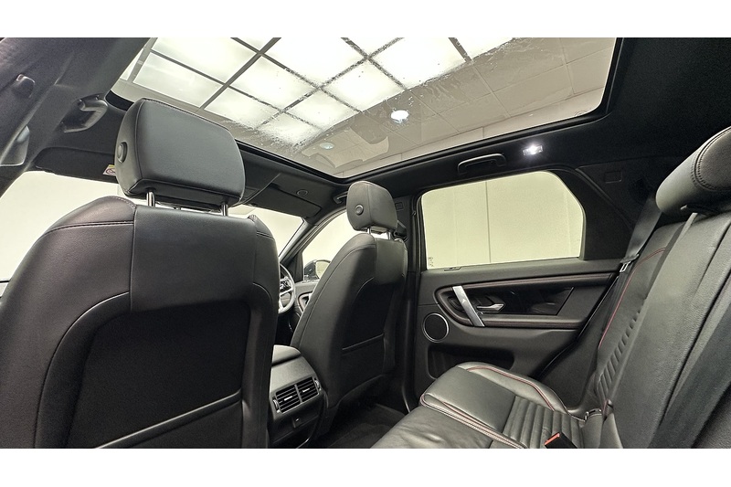 Land Rover Discovery Sport P300e R-Dynamic SE - U2230