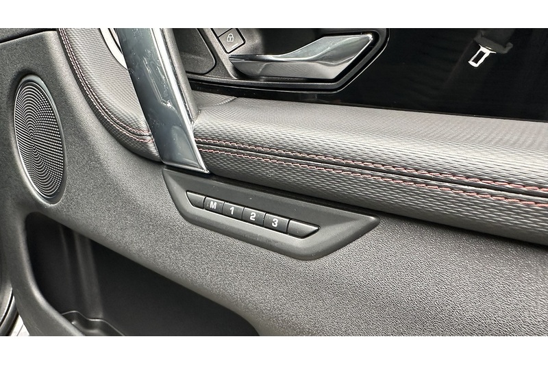 Land Rover Discovery Sport P300e R-Dynamic SE - U2230