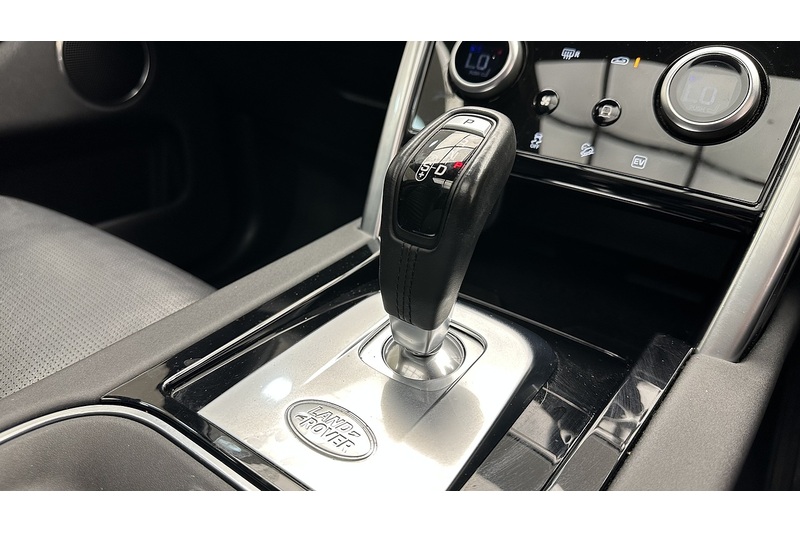Land Rover Discovery Sport P300e R-Dynamic SE - U2230