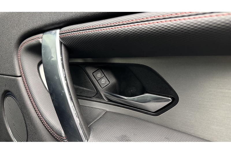 Land Rover Discovery Sport P300e R-Dynamic SE - U2237