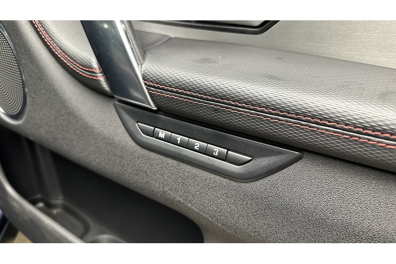 Land Rover Discovery Sport P300e R-Dynamic SE - U2237