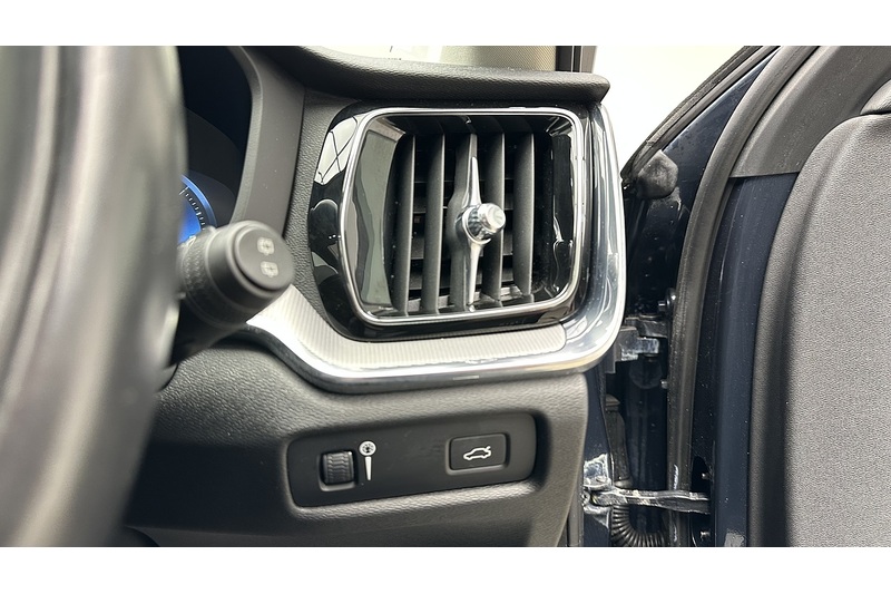 Volvo V60 D4 Inscription - U2240