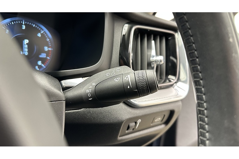 Volvo V60 D4 Inscription - U2240