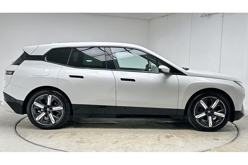 BMW iX 40 M Sport - U2269