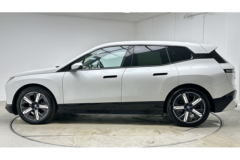 BMW iX 40 M Sport - U2269