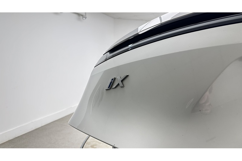 BMW iX 40 M Sport - U2269