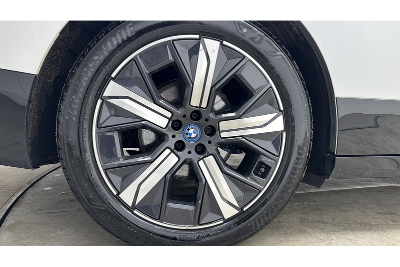 BMW iX 40 M Sport - U2269