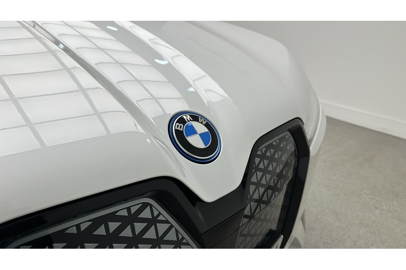 BMW iX 40 M Sport - U2269