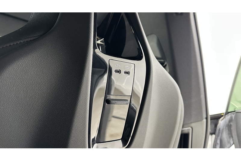 BMW iX 40 M Sport - U2269