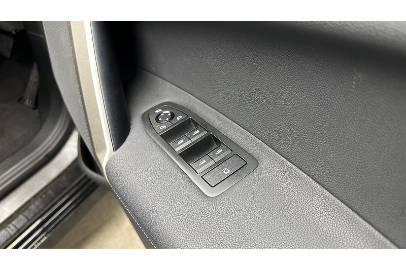 BMW iX 40 M Sport - U2269