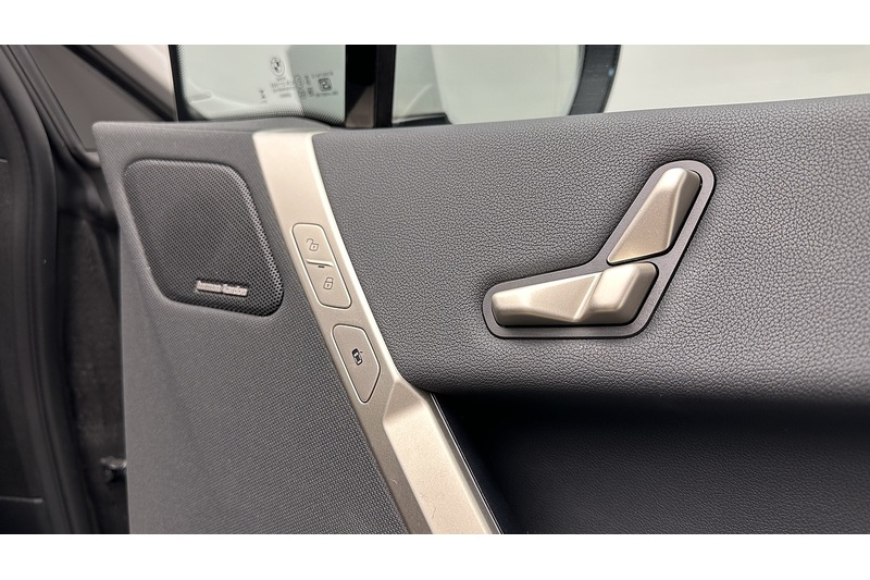 BMW iX 40 M Sport - U2269