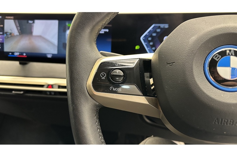 BMW iX 40 M Sport - U2269