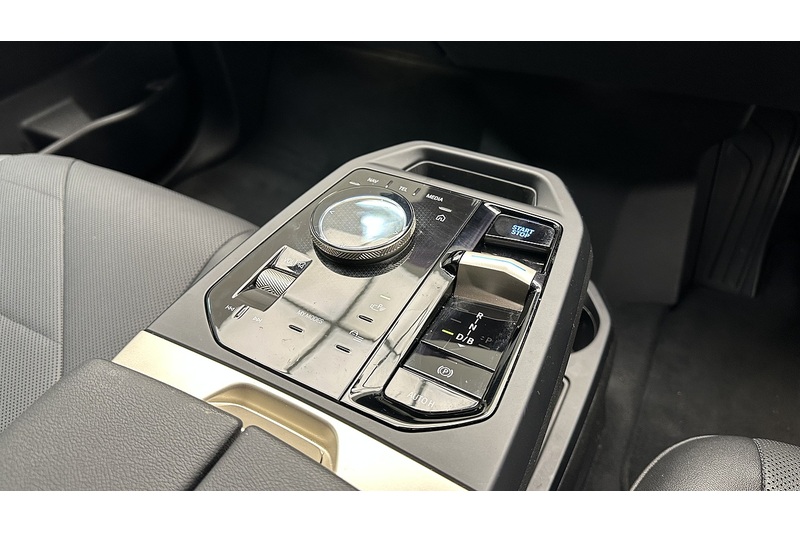 BMW iX 40 M Sport - U2269