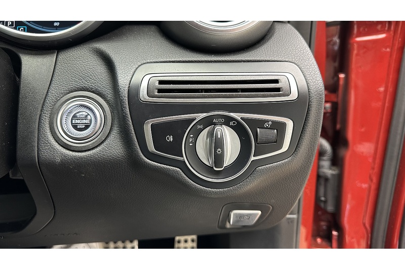 Mercedes-Benz C Class C300d AMG Line Edition - U2281