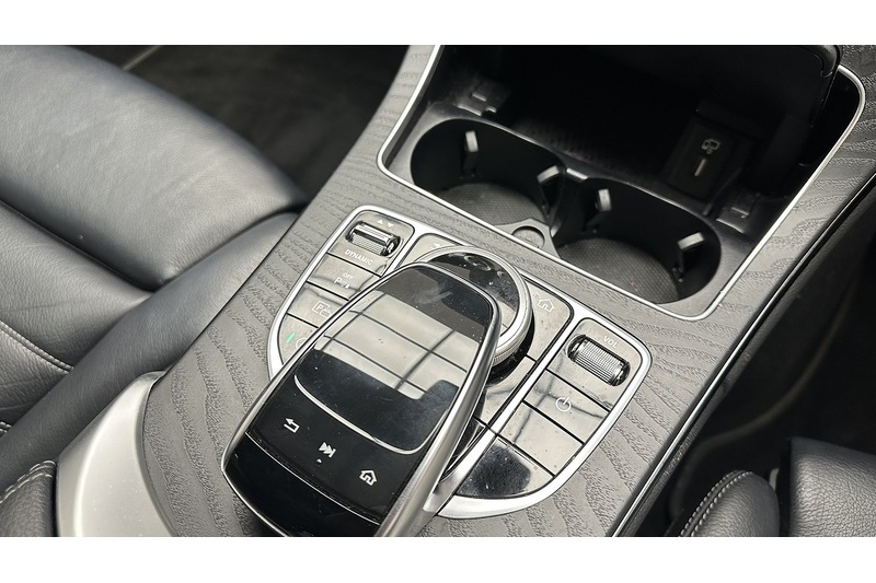 Mercedes-Benz C Class C300d AMG Line Edition - U2281