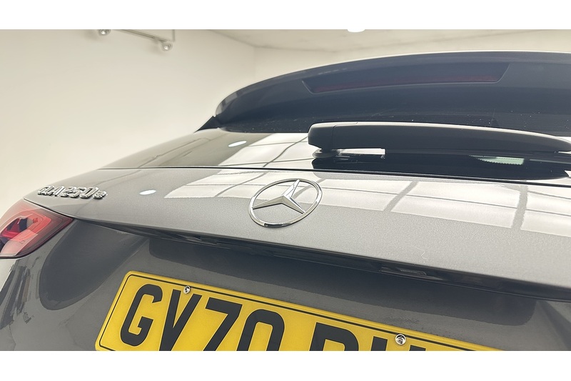 Mercedes-Benz GLA GLA250e Exclusive Edition - U2298