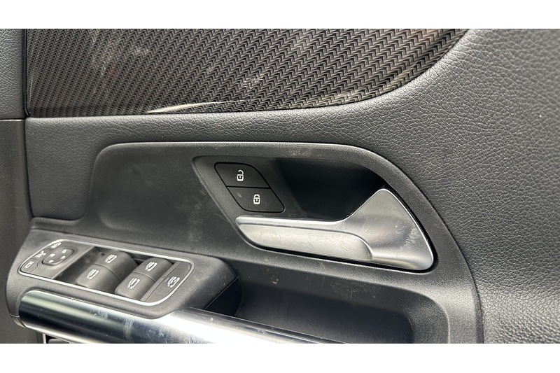 Mercedes-Benz GLA GLA250e Exclusive Edition - U2298