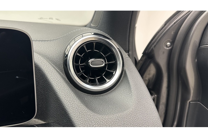 Mercedes-Benz GLA GLA250e Exclusive Edition - U2298