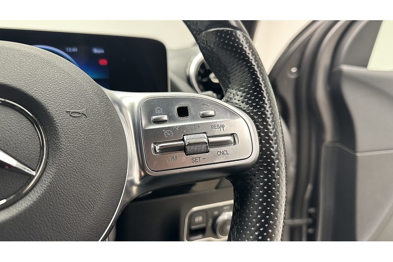 Mercedes-Benz GLA GLA250e Exclusive Edition - U2298
