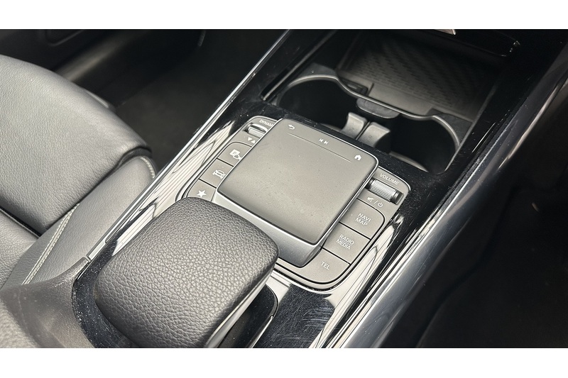 Mercedes-Benz GLA GLA250e Exclusive Edition - U2298