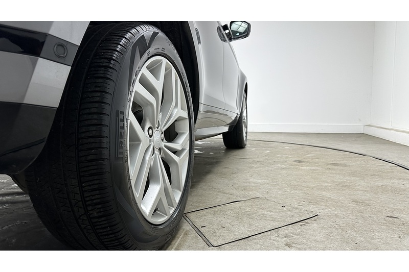 Land Rover Range Rover Evoque P300e R-Dynamic SE - U2299