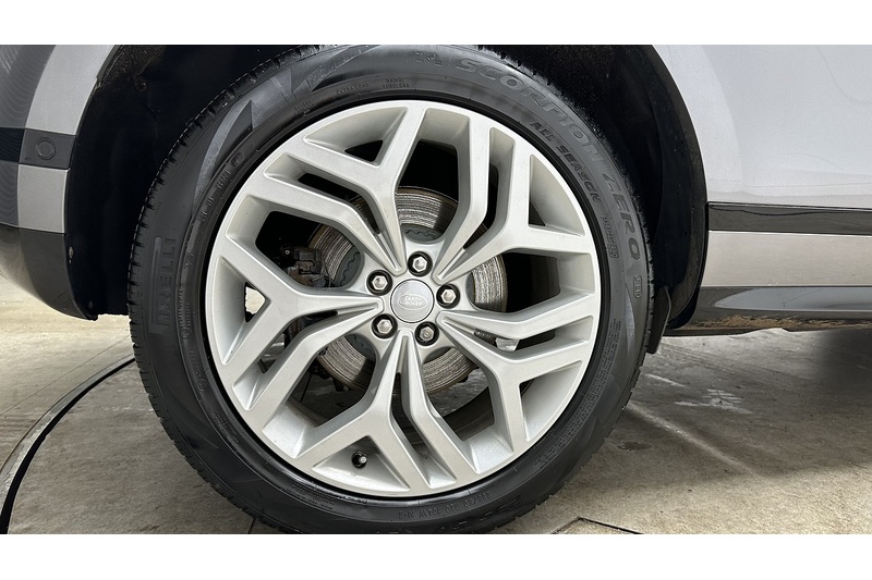 Land Rover Range Rover Evoque P300e R-Dynamic SE - U2299