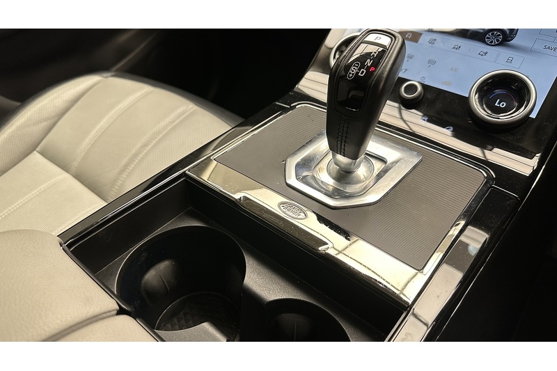 Land Rover Range Rover Evoque P300e R-Dynamic SE - U2299