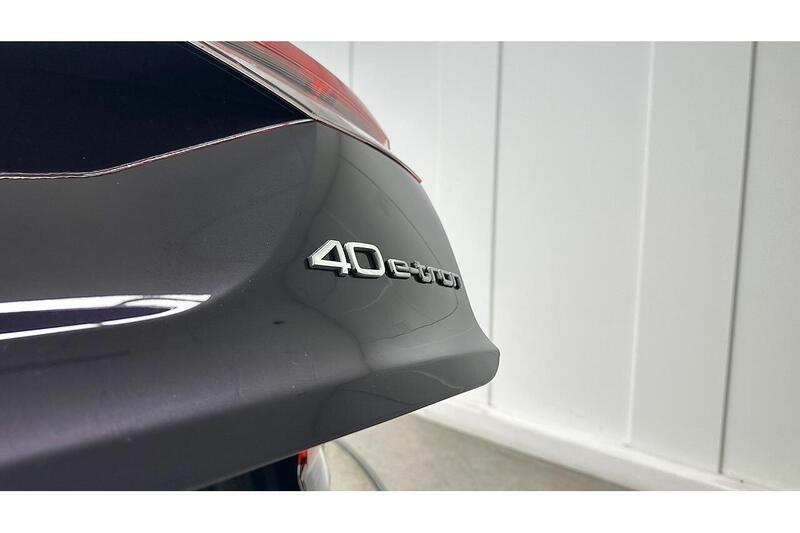 Audi Q4 e-tron 40 S line SUV 5dr Electric Auto 82kWh (204 ps) - U232