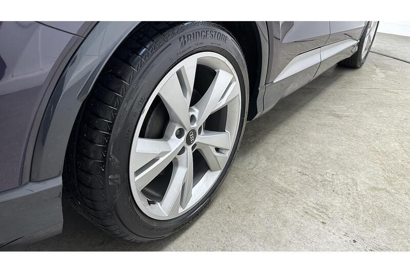 Audi Q4 e-tron 40 S line SUV 5dr Electric Auto 82kWh (204 ps) - U232