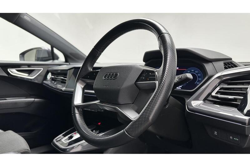 Audi Q4 e-tron 40 S line SUV 5dr Electric Auto 82kWh (204 ps) - U232