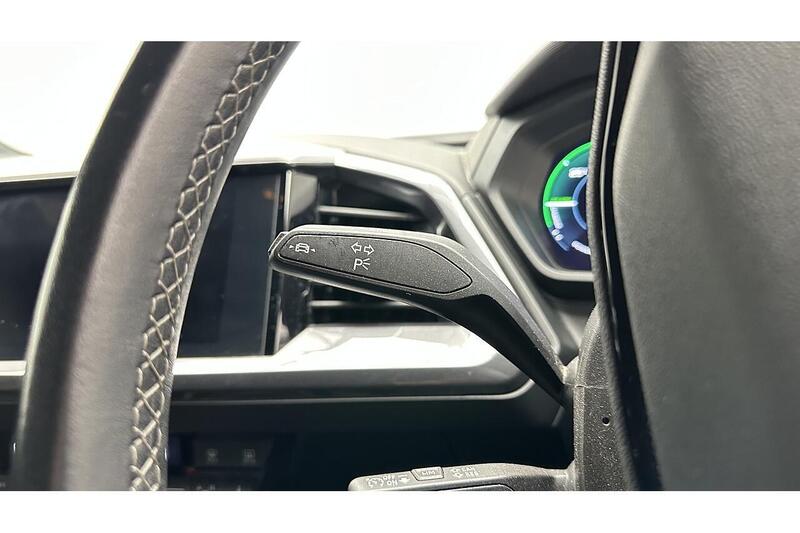 Audi Q4 e-tron 40 S line SUV 5dr Electric Auto 82kWh (204 ps) - U232