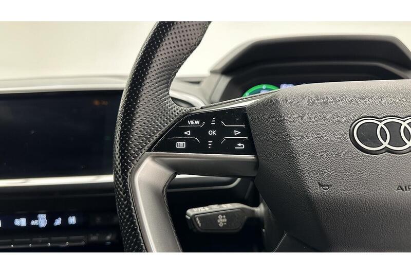 Audi Q4 e-tron 40 S line SUV 5dr Electric Auto 82kWh (204 ps) - U232