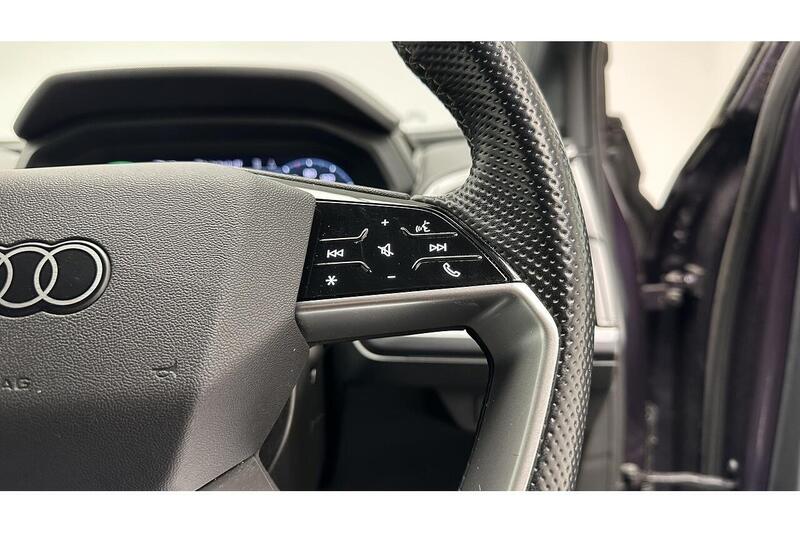 Audi Q4 e-tron 40 S line SUV 5dr Electric Auto 82kWh (204 ps) - U232