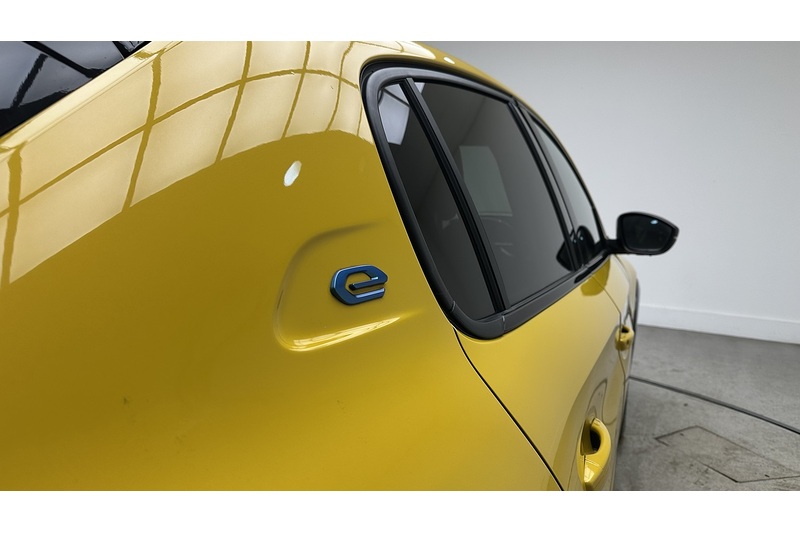 Peugeot E-208 GT Premium - U2384