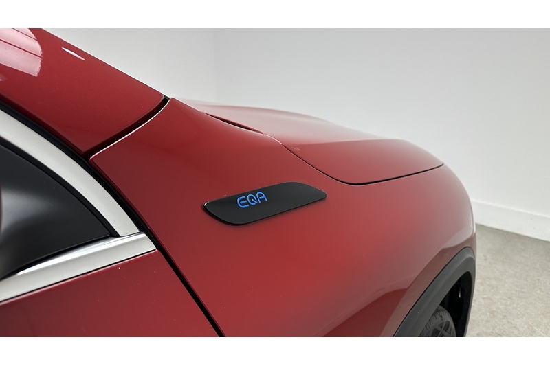 Mercedes-Benz EQA EQA 350 AMG Line - U2399
