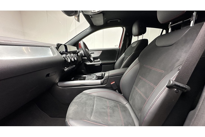 Mercedes-Benz EQA EQA 350 AMG Line - U2399