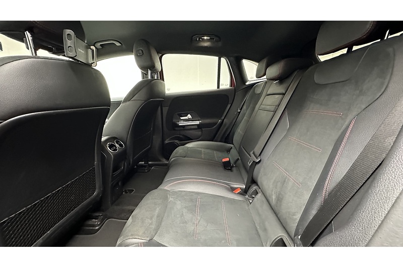 Mercedes-Benz EQA EQA 350 AMG Line - U2399