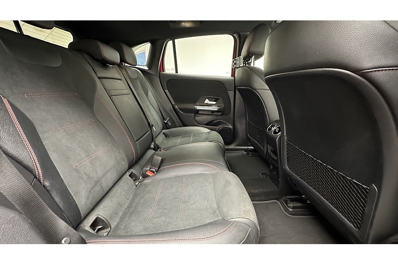 Mercedes-Benz EQA EQA 350 AMG Line - U2399