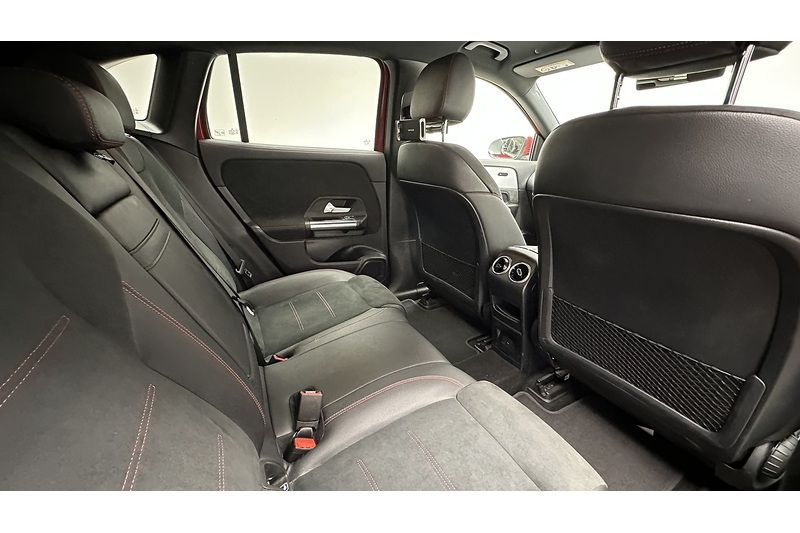 Mercedes-Benz EQA EQA 350 AMG Line - U2399