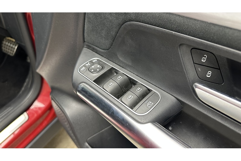 Mercedes-Benz EQA EQA 350 AMG Line - U2399
