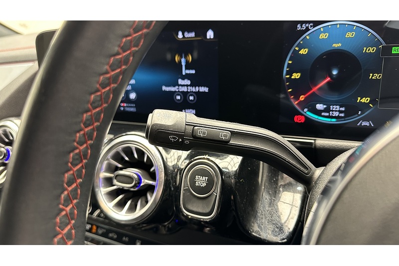 Mercedes-Benz EQA EQA 350 AMG Line - U2399
