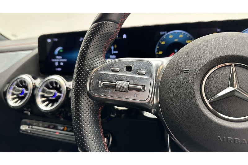 Mercedes-Benz EQA EQA 350 AMG Line - U2399