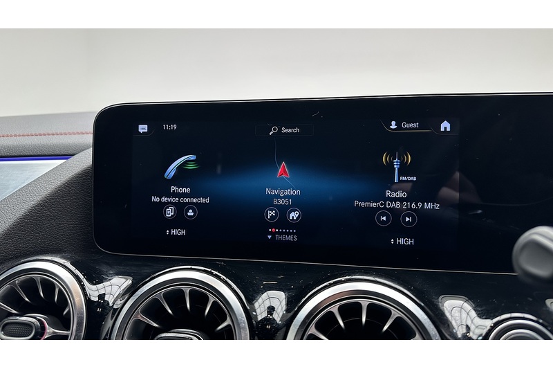 Mercedes-Benz EQA EQA 350 AMG Line - U2399